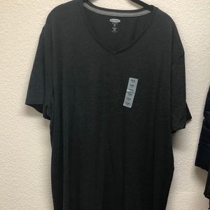 Men’s v neck tee